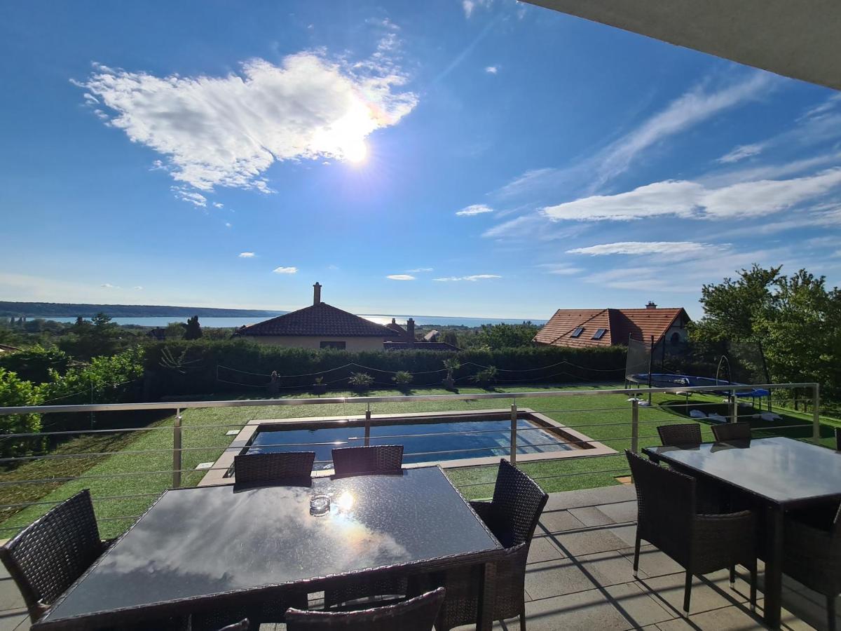 Aranyeso Apartmanhazak No.1 Balatonalmadi Luaran gambar