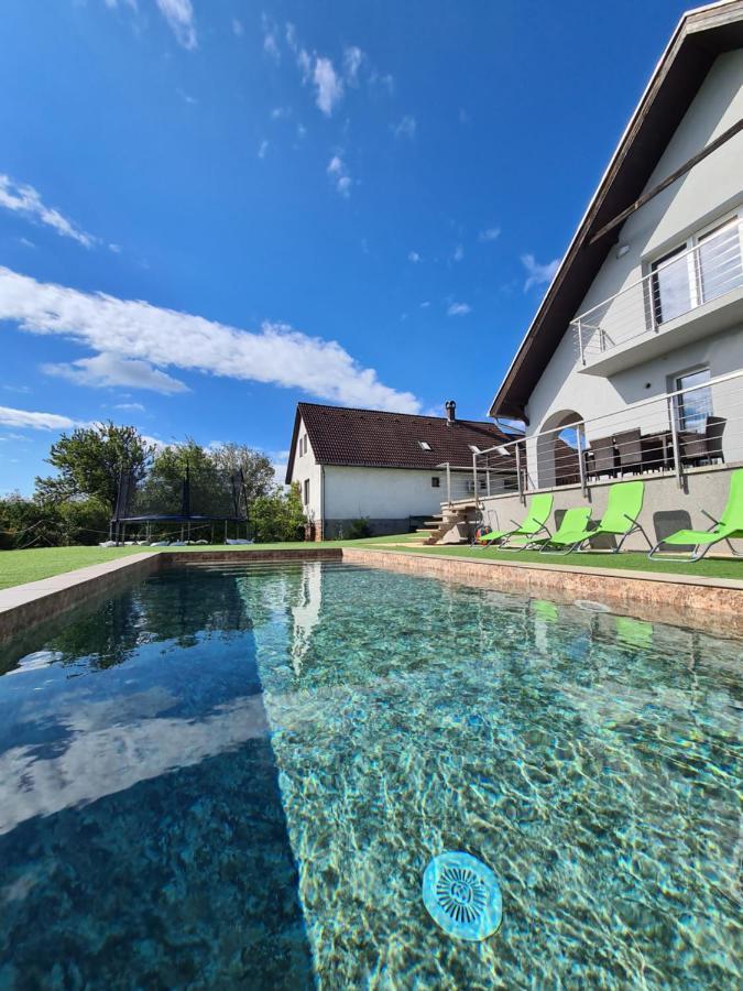 Aranyeso Apartmanhazak No.1 Balatonalmadi Luaran gambar