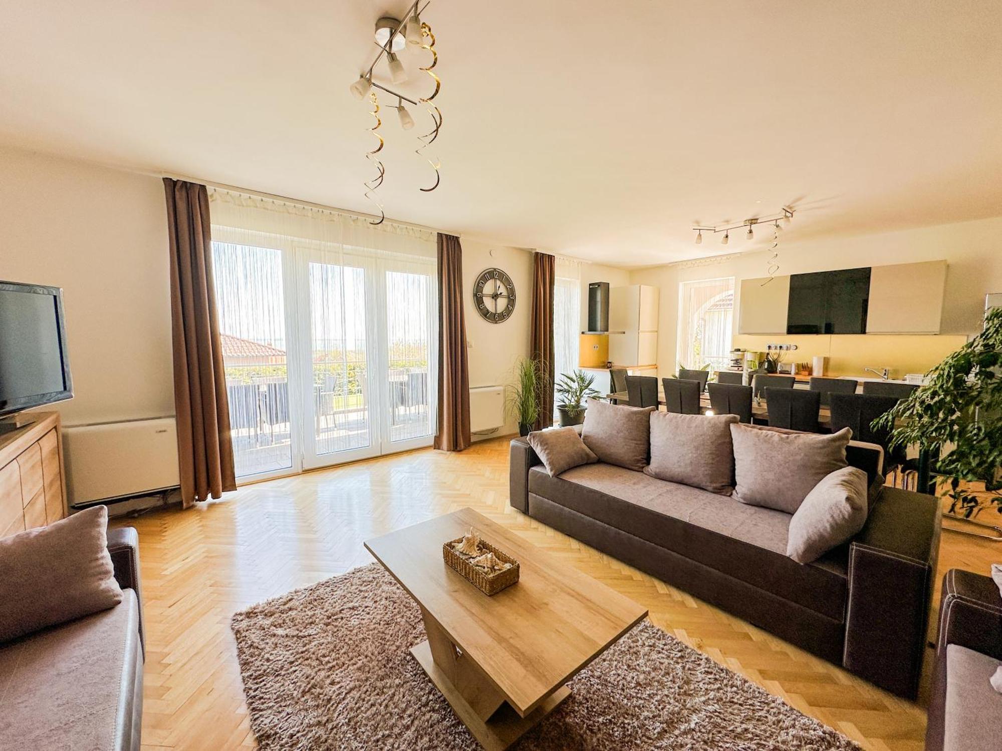 Aranyeso Apartmanhazak No.1 Balatonalmadi Luaran gambar